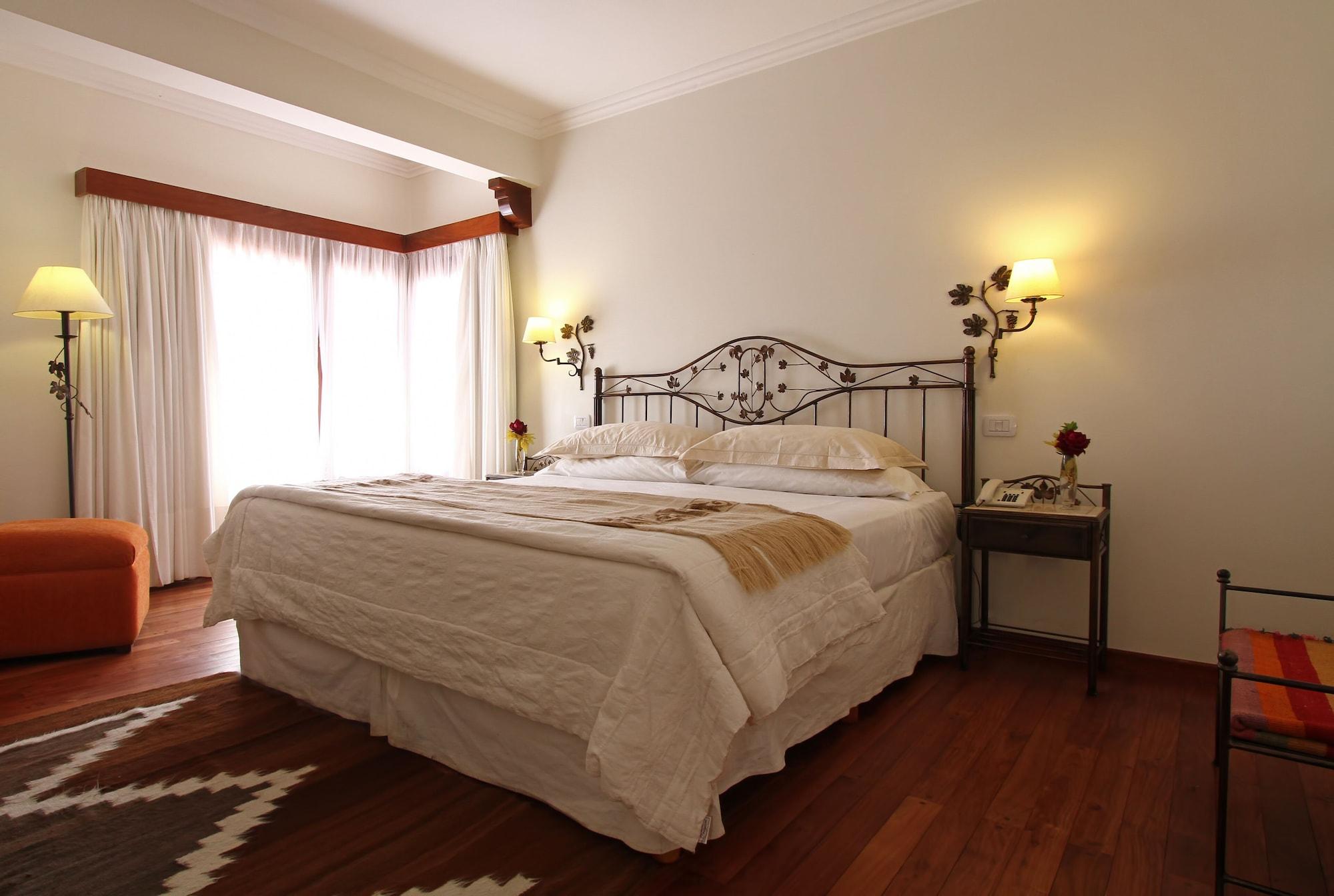 Hotel Asturias Cafayate Bagian luar foto