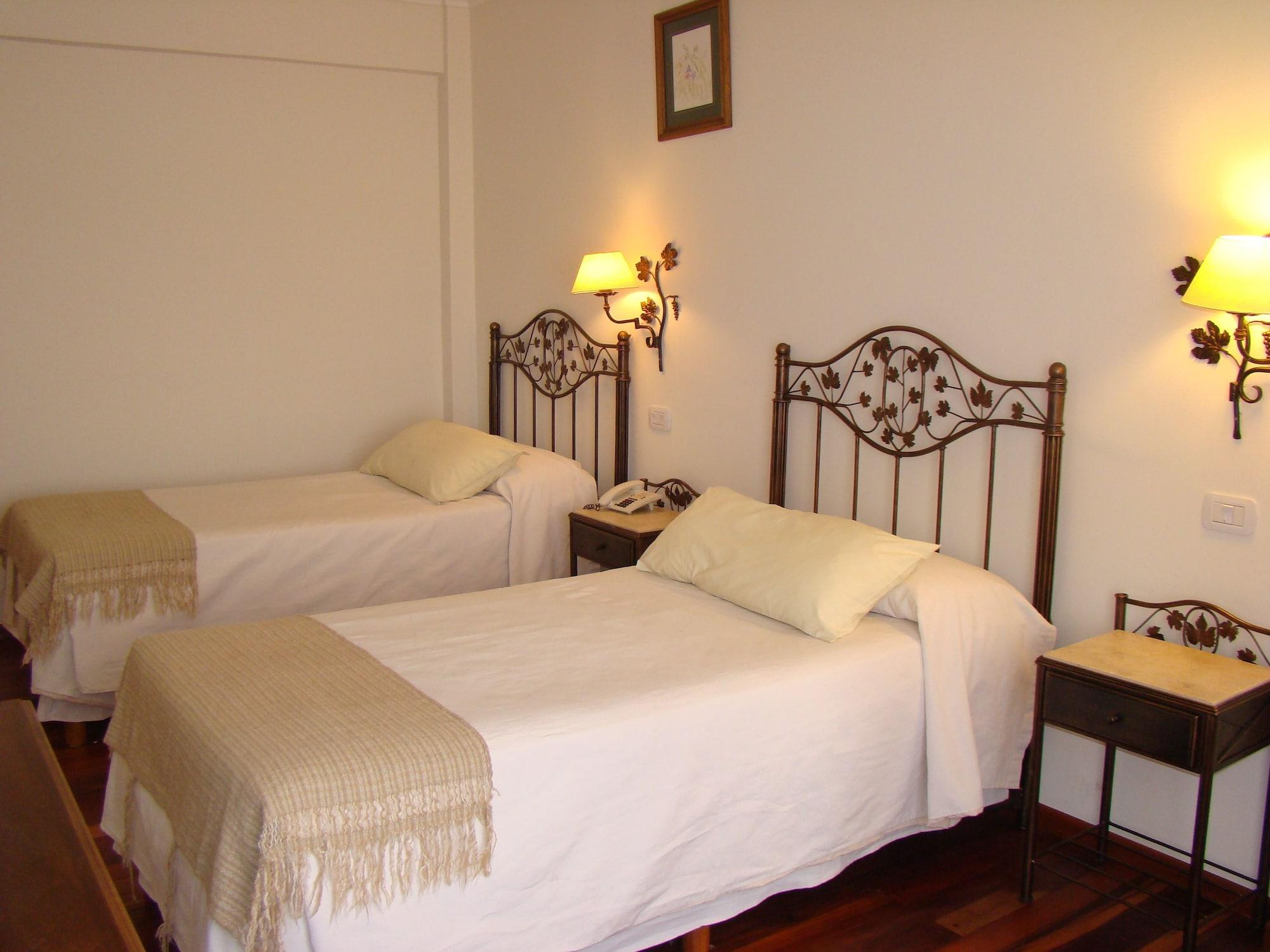 Hotel Asturias Cafayate Bagian luar foto