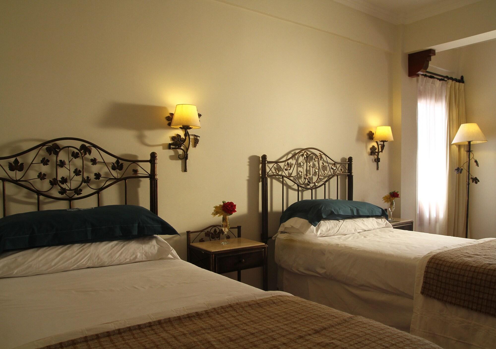 Hotel Asturias Cafayate Bagian luar foto