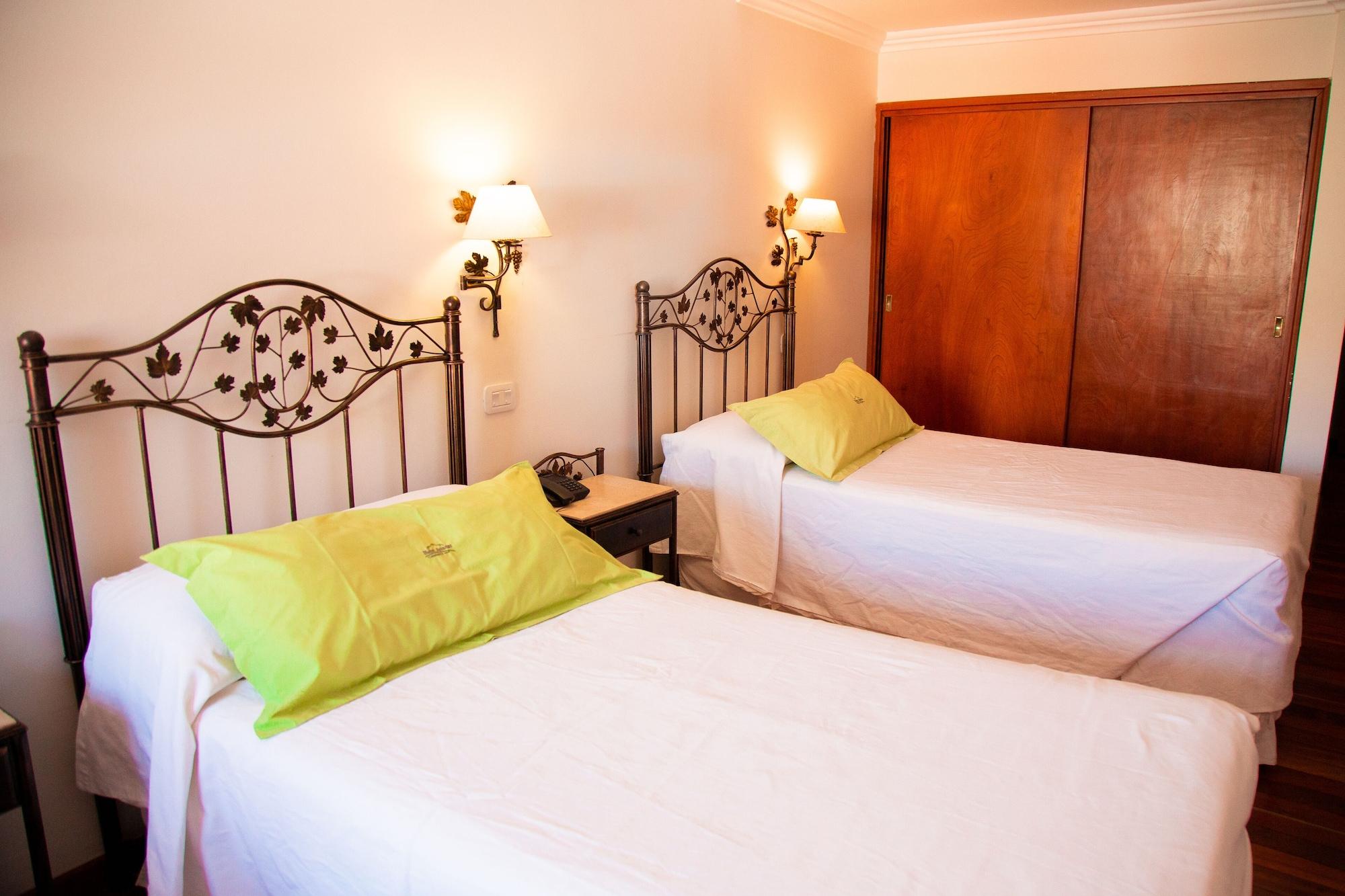 Hotel Asturias Cafayate Bagian luar foto