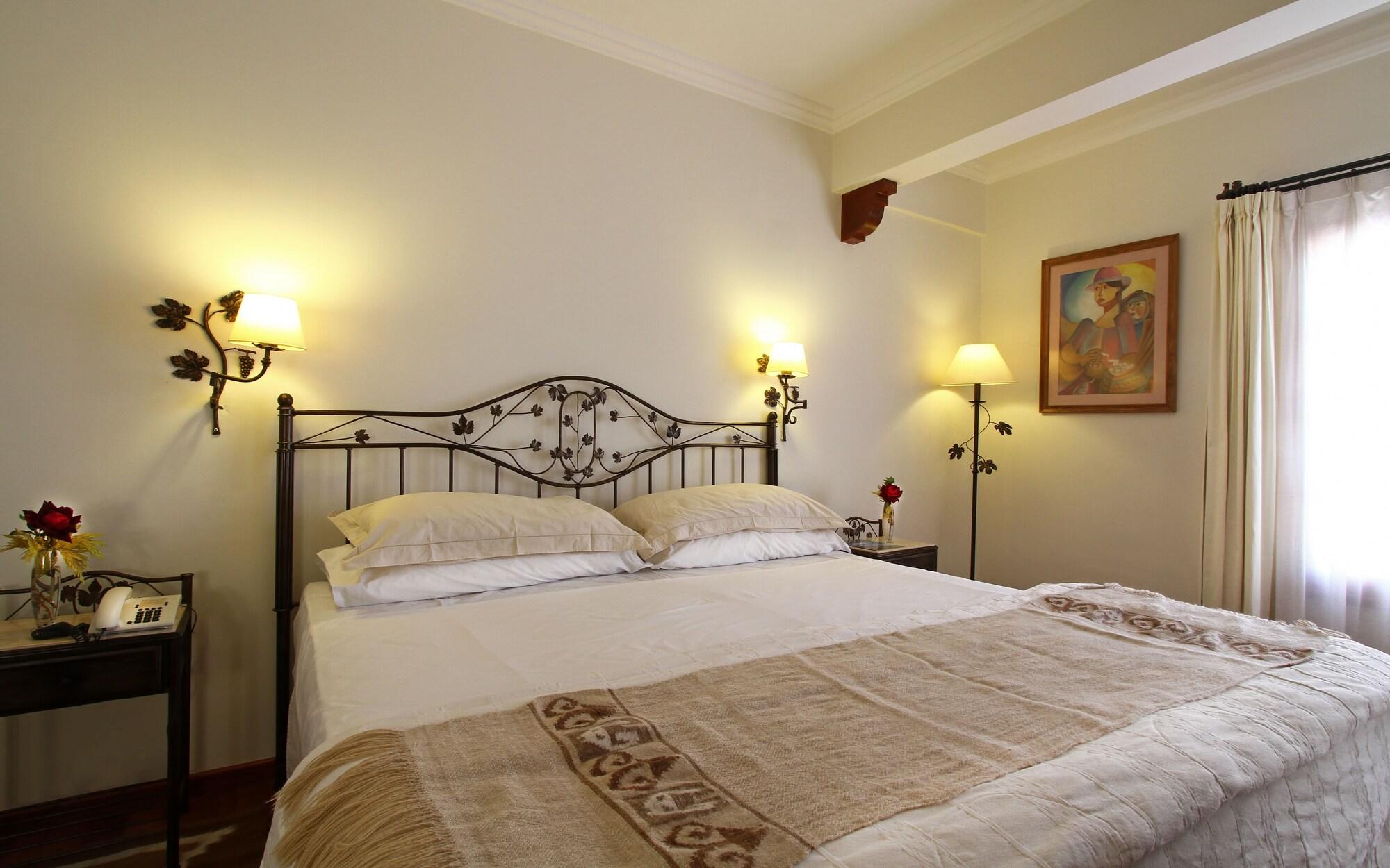 Hotel Asturias Cafayate Bagian luar foto