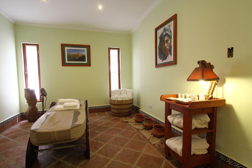Hotel Asturias Cafayate Bagian luar foto