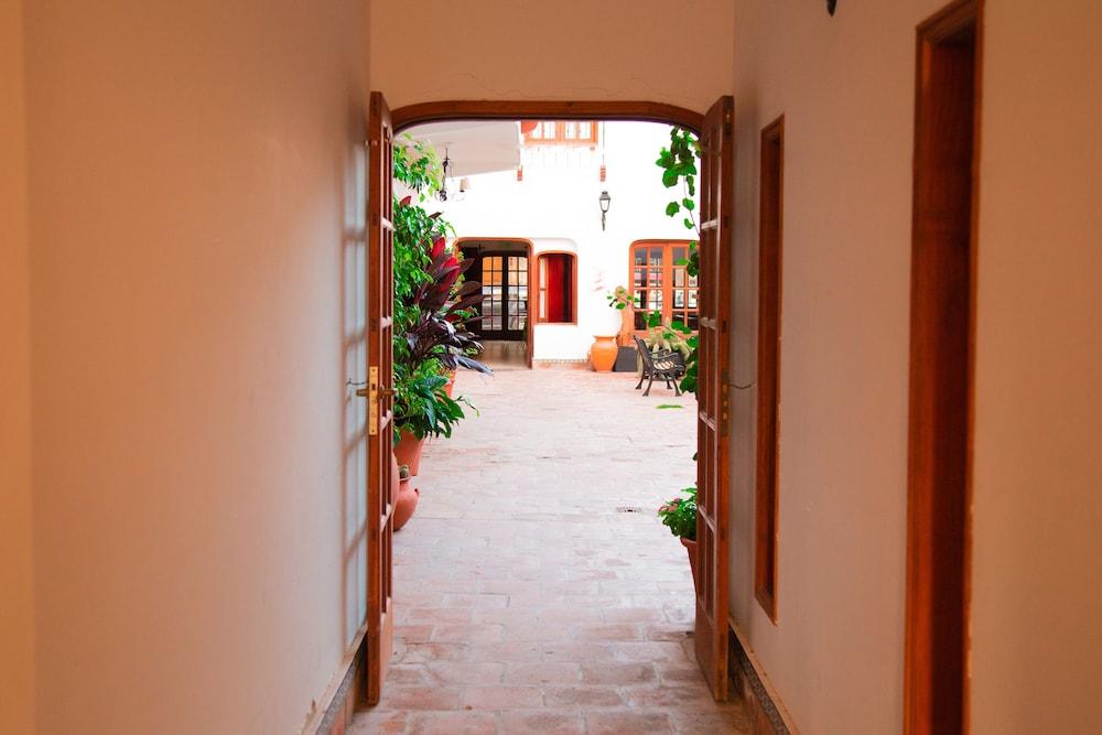 Hotel Asturias Cafayate Bagian luar foto