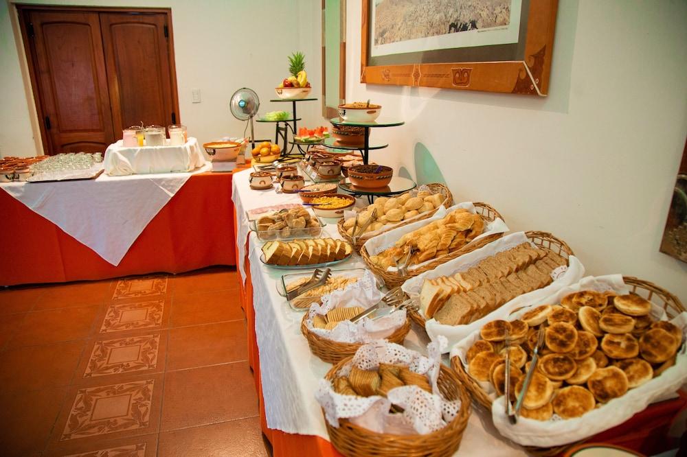 Hotel Asturias Cafayate Bagian luar foto