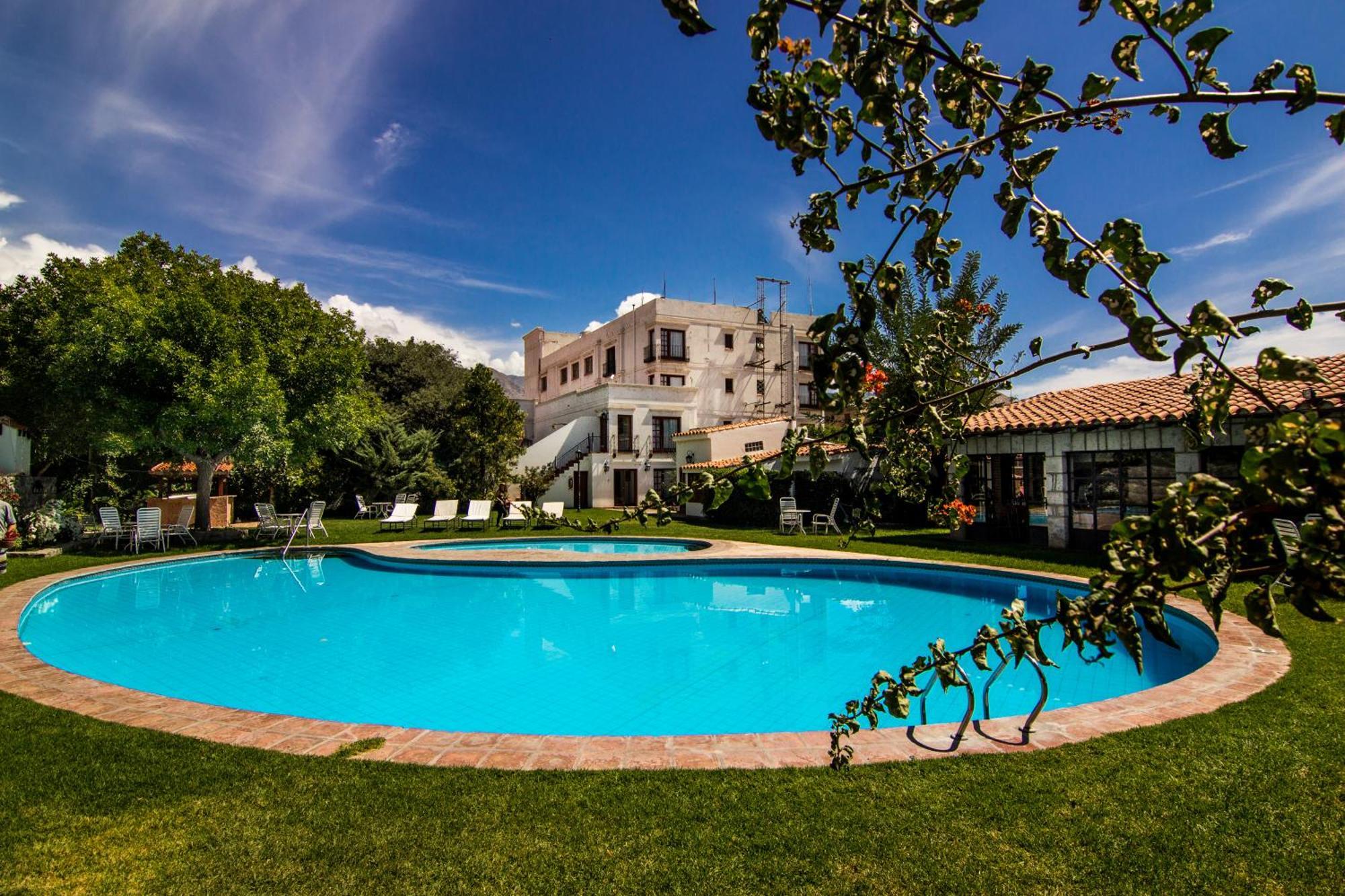 Hotel Asturias Cafayate Bagian luar foto